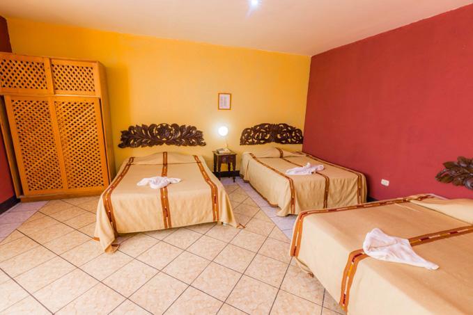Hoteles Kakchiquel Panajachel Exteriör bild